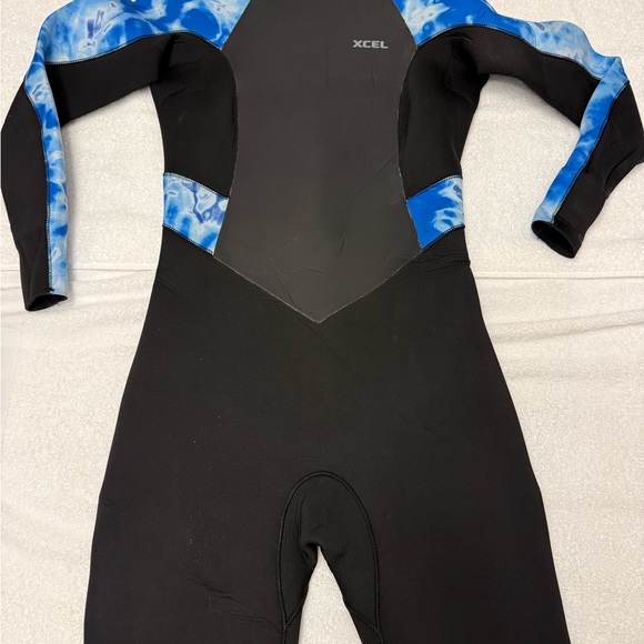 XCEL Women's Black and Blue Wetsuit - Picture 1 of 5